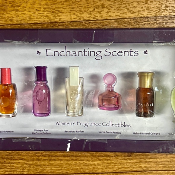 Liz Claiborne/Five Star EDP Splash • Enchanting Scents • 6 Mini Bottles • New